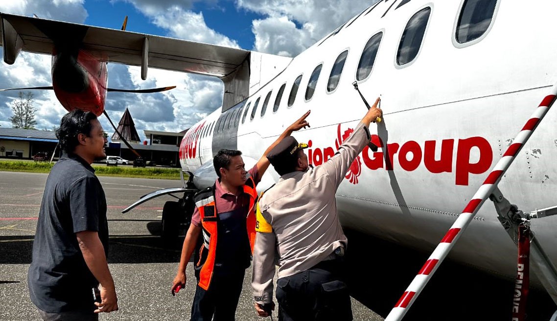 Pesawat Wings Air Ditembaki Saat Mendarat di Bandara Nop Goliat Dekai